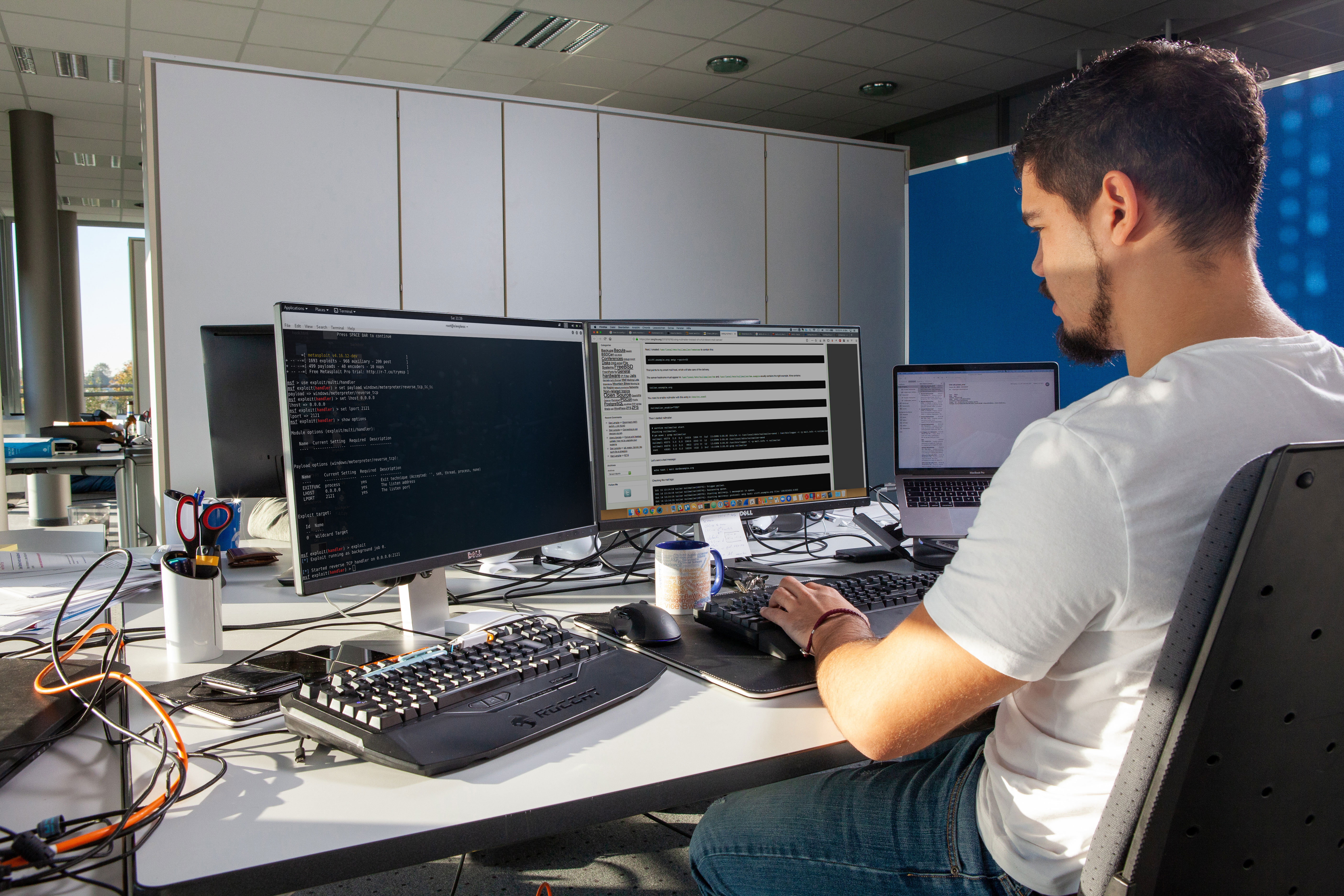 Bild eines Penetration Testers bei der Arbeit