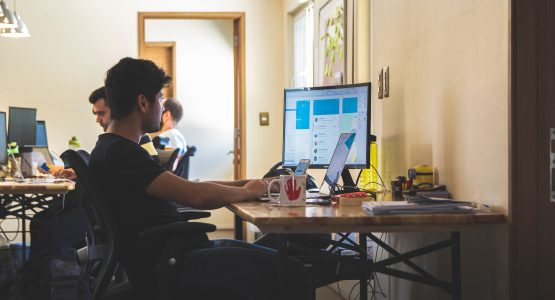 alvaro-reyes-6avV9oeHxfo-unsplash Pentester