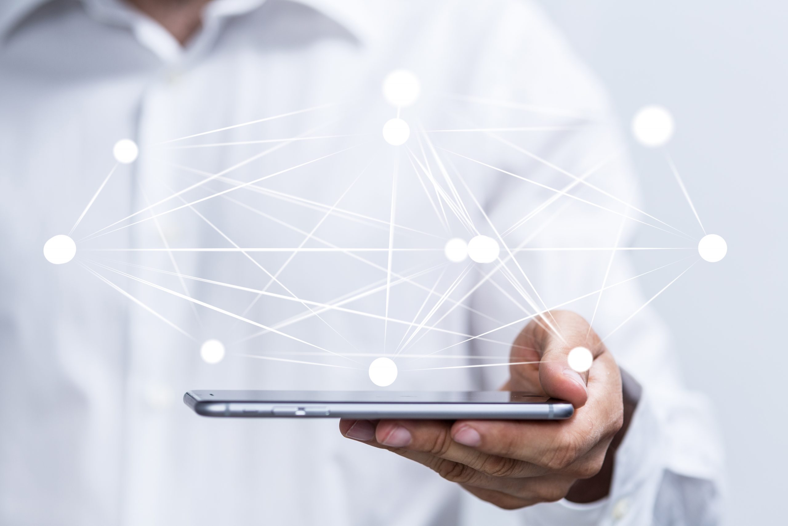 Abbildung eines Mobiltelefons, das vernetzt ist